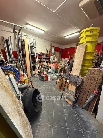 Box/posto auto in residenziale in Piazzale Pola 16