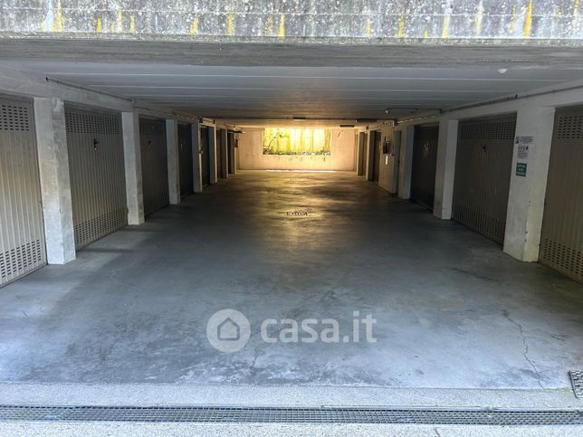 Box/posto auto in residenziale in Via Musnig 26