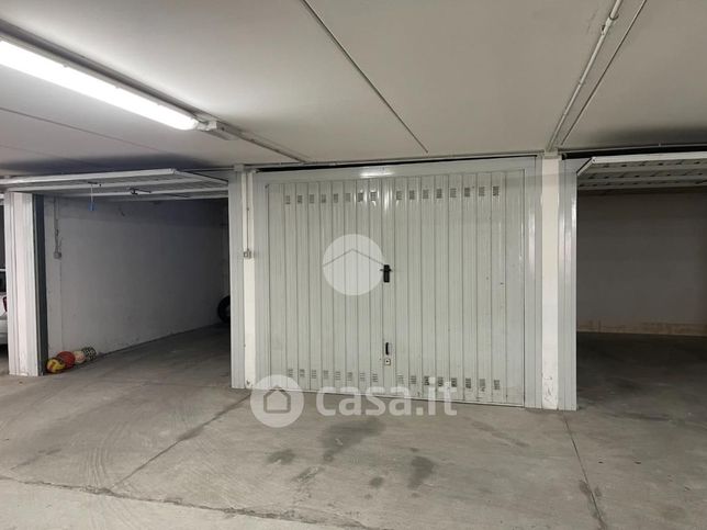 Garage/posto auto in residenziale in Via Isonzo