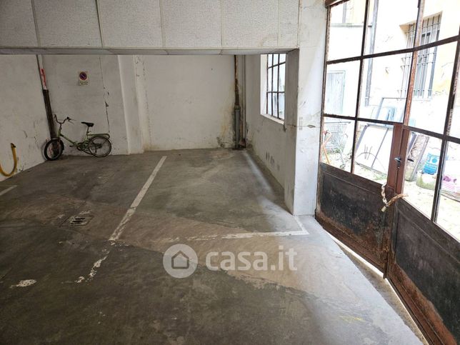 Garage/posto auto in residenziale in Via del Borgo di San Pietro 26