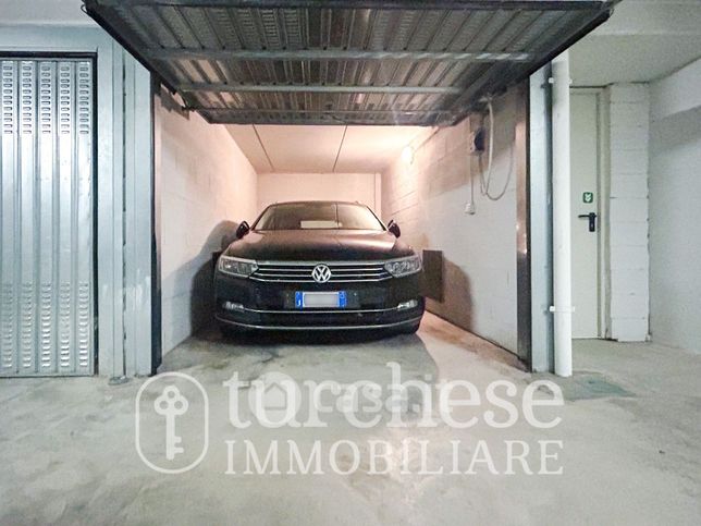 Garage/posto auto in residenziale in Via Gian Maria Scotti 26