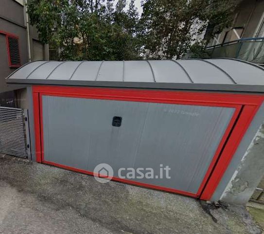 Box/posto auto in residenziale in Viale Spica