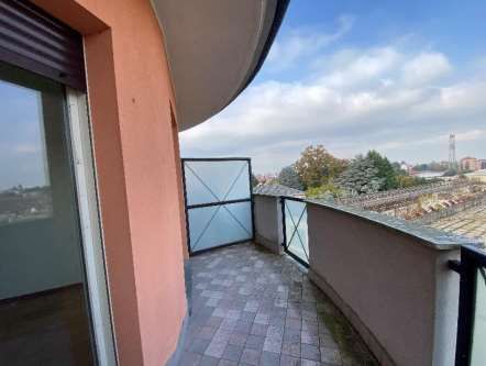 Appartamento in residenziale in Via Albania 7