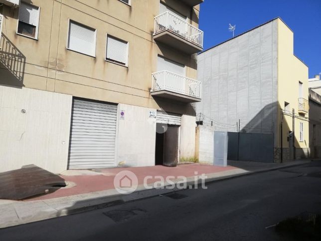 Box/posto auto in residenziale in Via Tenente Lungaro