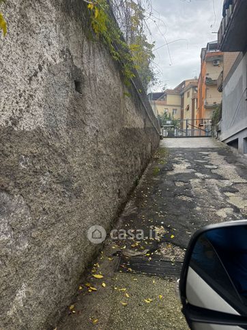 Box/posto auto in residenziale in Via del Picchio 13