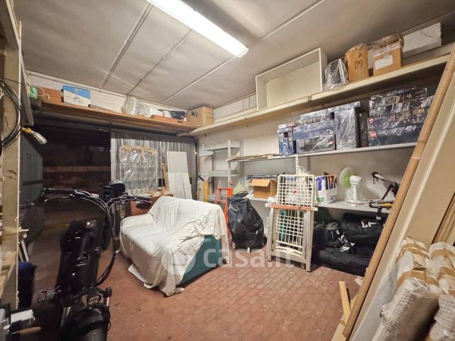 Box/posto auto in residenziale in Via del Trullo 434