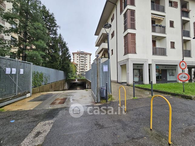 Garage/posto auto in residenziale in Via Caduti Bollatesi