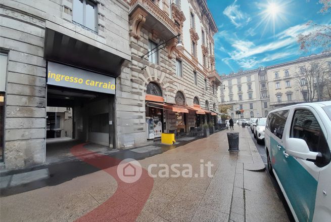 Negozio/locale commerciale in commerciale in Piazzale Luigi Cadorna 10