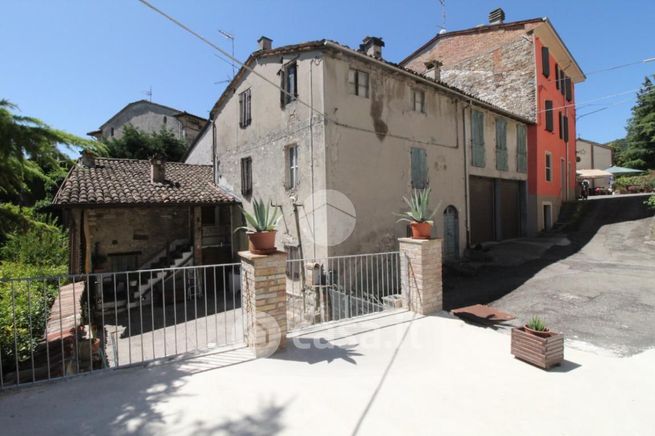 Rustico/casale in residenziale in Piazza dell'Oratorio