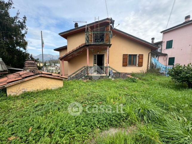 Appartamento in residenziale in Via San Cipriano 18