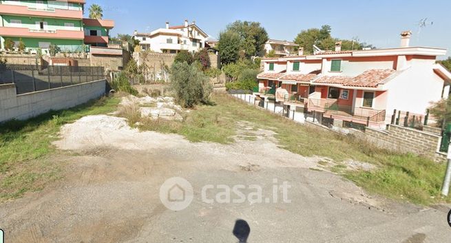 Terreno edificabile in residenziale in Via Montemagno