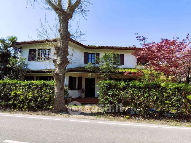 Casa indipendente in residenziale in Via Montecassino 199