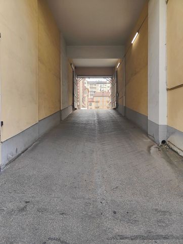 Garage/posto auto in residenziale in Via Verrazzano 14