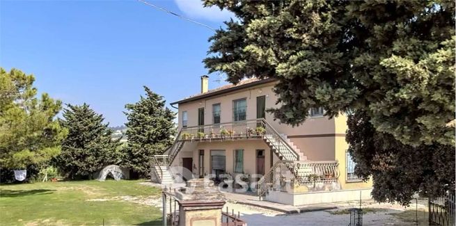 Villa in residenziale in Contrada Crocette 25