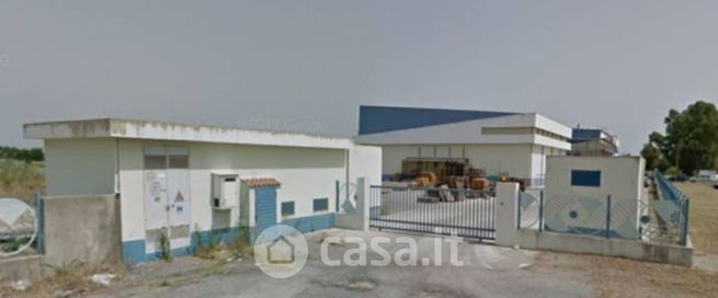 Capannone in commerciale in Via Guido Donegani