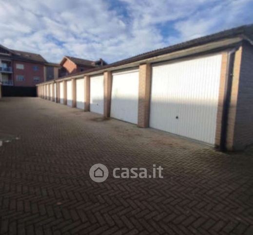 Box/posto auto in residenziale in Strada Fontana D'Orto