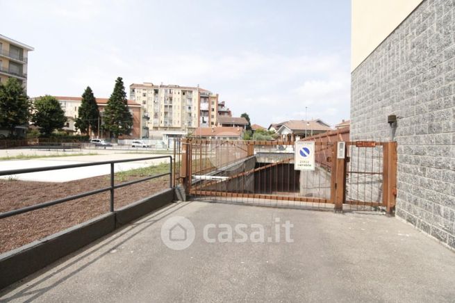 Box/posto auto in residenziale in Via Po 21