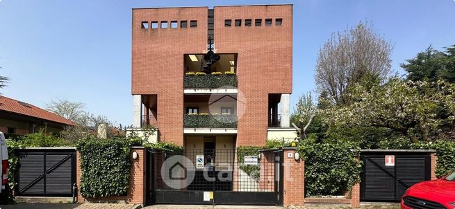 Garage/posto auto in residenziale in Via Roggia Volpina 3