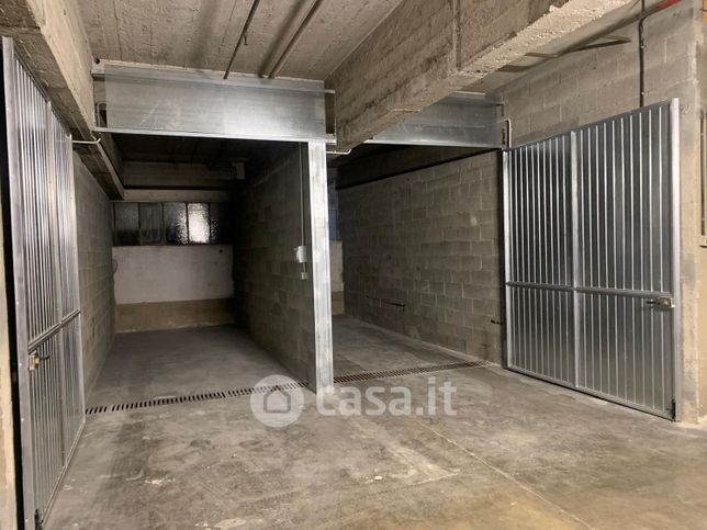 Box/posto auto in residenziale in Via Po 18