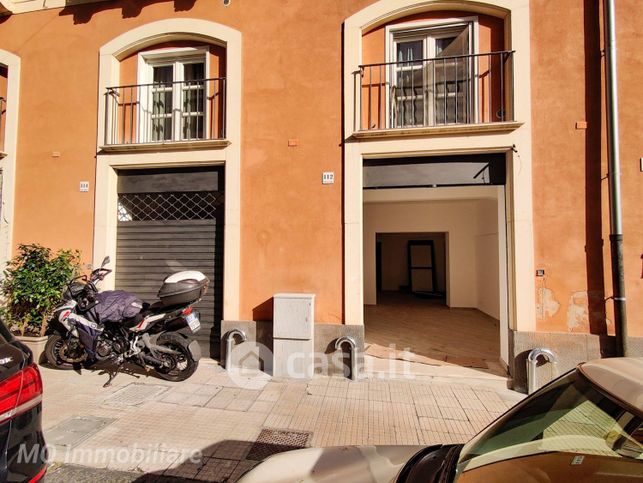 Attivitã /licenza (con o senza mura) in commerciale in Via Nino Bixio 114