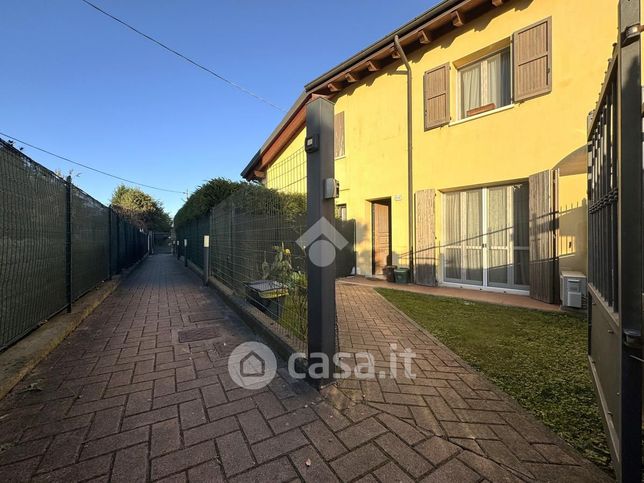 Villetta a schiera in residenziale in Via Emilia Ovest