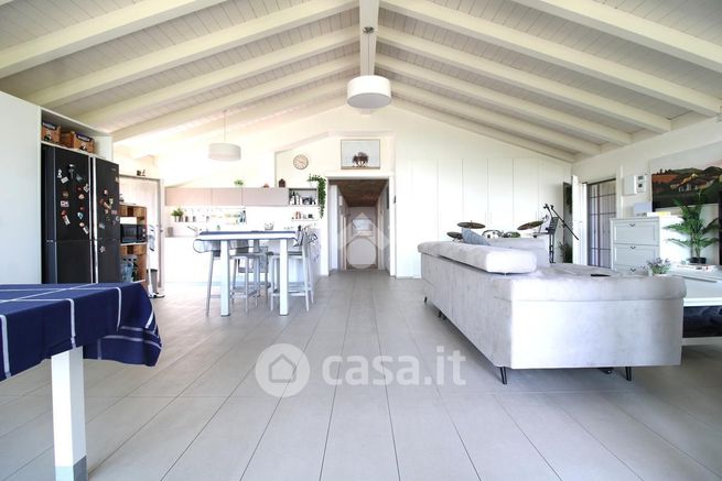 Casa indipendente in residenziale in Via per Montegibbio 1