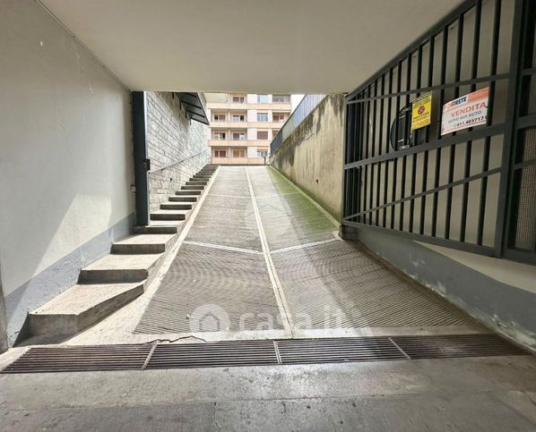 Box/posto auto in residenziale in Via Castagnevizza 4