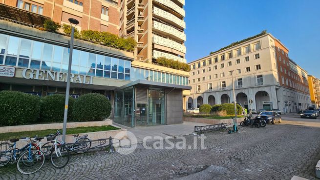 Garage/posto auto in residenziale in Piazza Renato Simoni