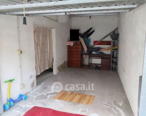 Garage/posto auto in residenziale in Via I Maggio