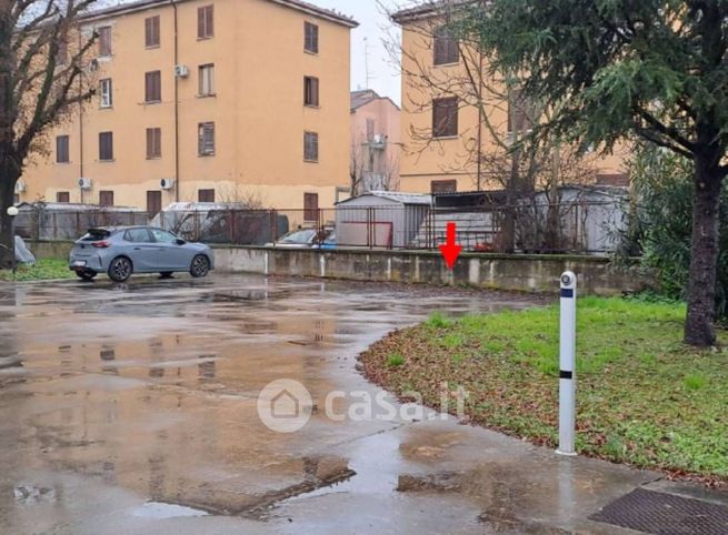 Box/posto auto in residenziale in Via Monsignor Libero Meriggi