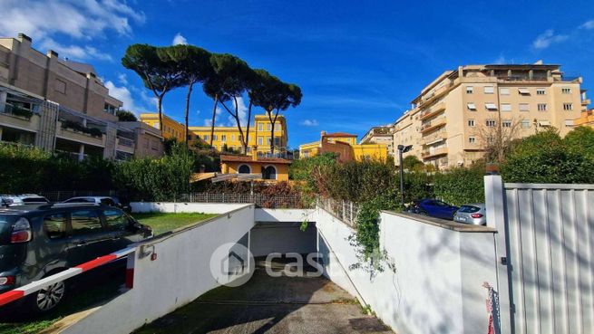 Garage/posto auto in residenziale in Via Costantino Maes