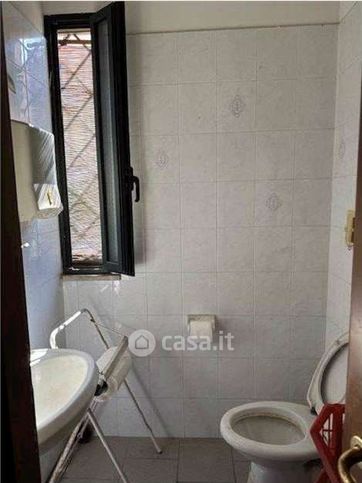 Box/posto auto in residenziale in Via Profeti