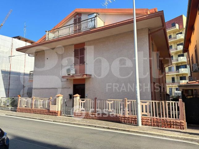 Appartamento in residenziale in Via Cesare Battisti 178