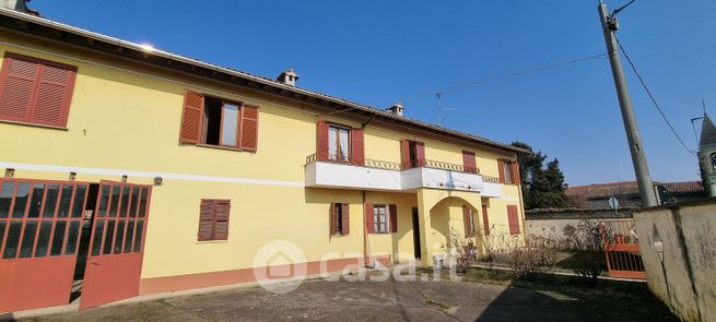 Casa indipendente in residenziale in Via - Doppia abitazione, in Comune servito - 5km