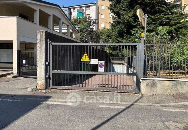 Box/posto auto in residenziale in Via Gardenie 11