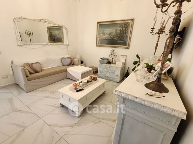 Casa bi/trifamiliare in residenziale in 