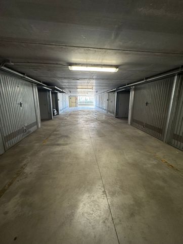 Box/posto auto in residenziale in Via Eugenio Villoresi 19