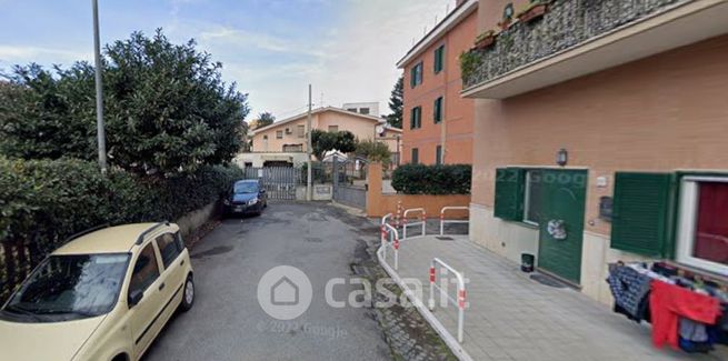 Appartamento in residenziale in Via Pio Joris 19