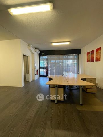 Ufficio in commerciale in Via Salaria 1368