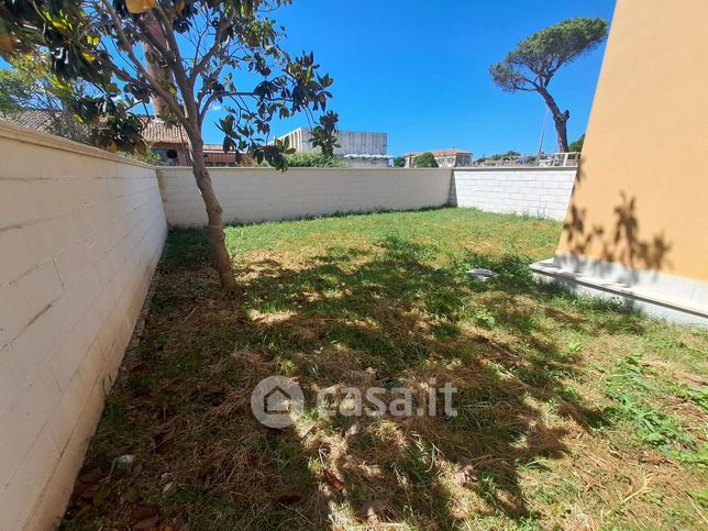 Casa bi/trifamiliare in residenziale in Viale Tre Denari