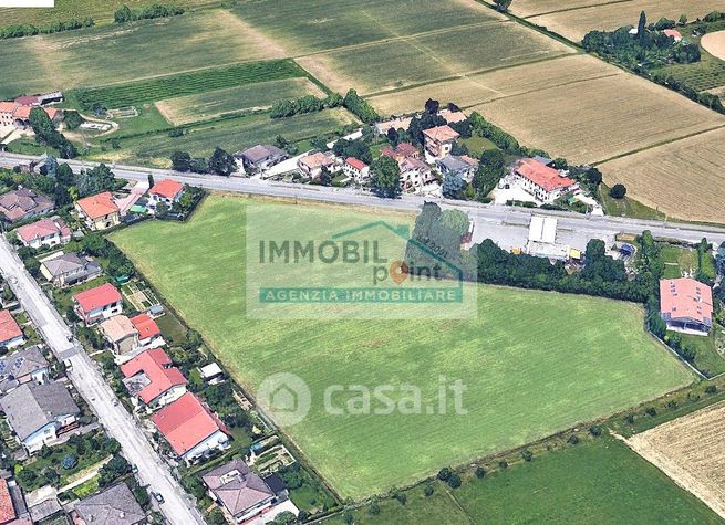 Terreno agricolo in commerciale in Via Montanara