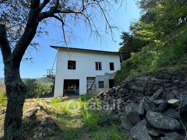 Casa indipendente in residenziale in Via del Monte