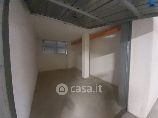 Box/posto auto in residenziale in Via Domenico Acclavio 32