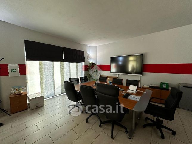Ufficio in commerciale in Via San Rocco 50