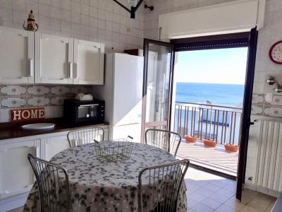 Appartamento in residenziale in Via F.Caracciolo