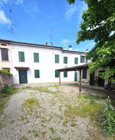 Casa indipendente in residenziale in Strada Gonzaga 4 A