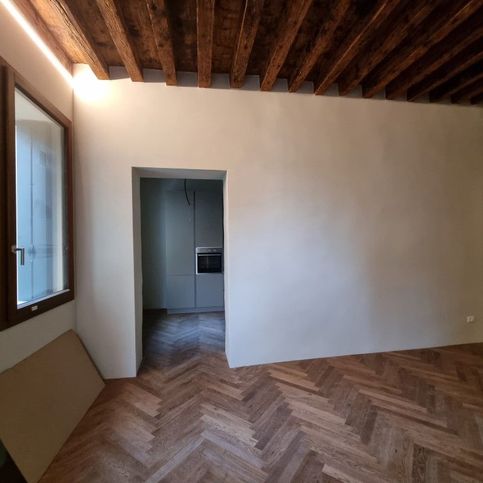 Appartamento in residenziale in Piazzotto Montevecchio