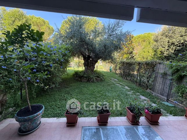 Villa in residenziale in 