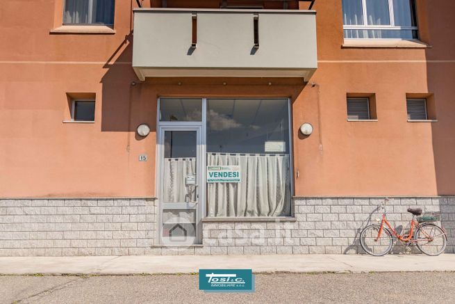 Negozio/locale commerciale in commerciale in Via Carlo Antonio Molli 26