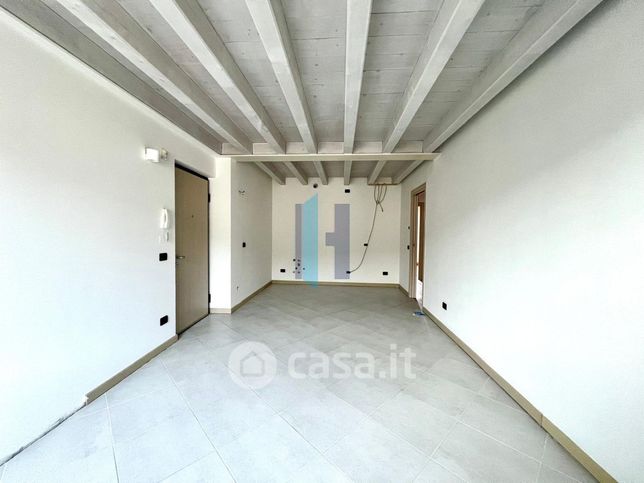 Appartamento in residenziale in Via Vittorio Arici 125